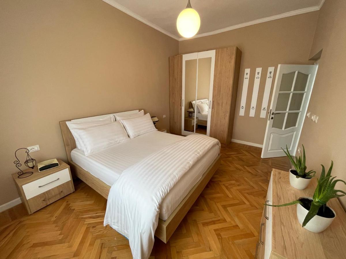 Joni & Joy Center Apartment Berat Kültér fotó
