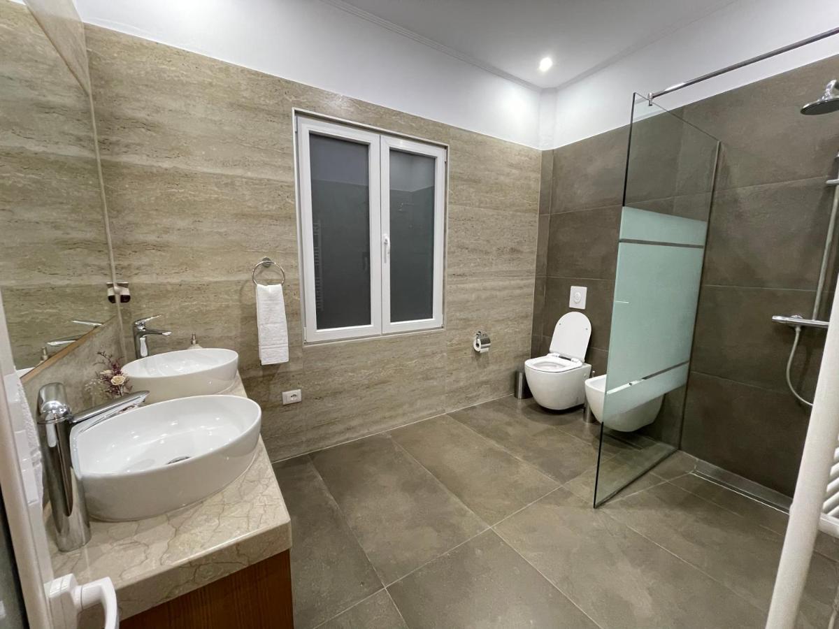Joni & Joy Center Apartment Berat Kültér fotó