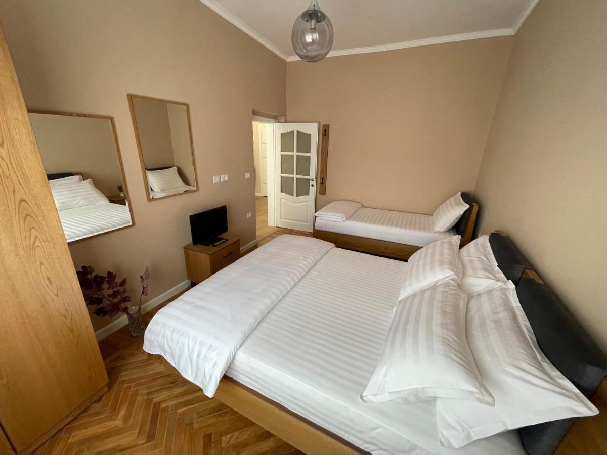 Joni & Joy Center Apartment Berat Kültér fotó